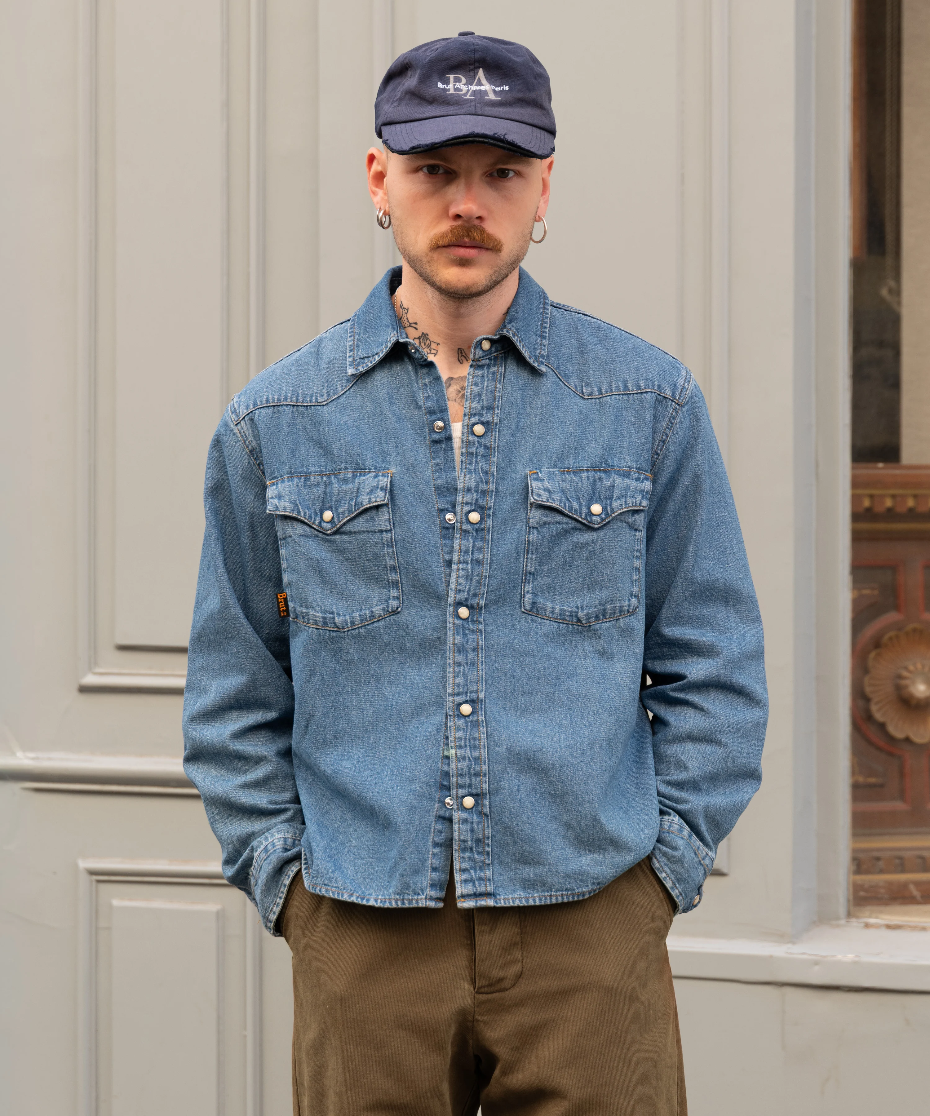 THE CROPPED DENIM SHIRT - Image 2