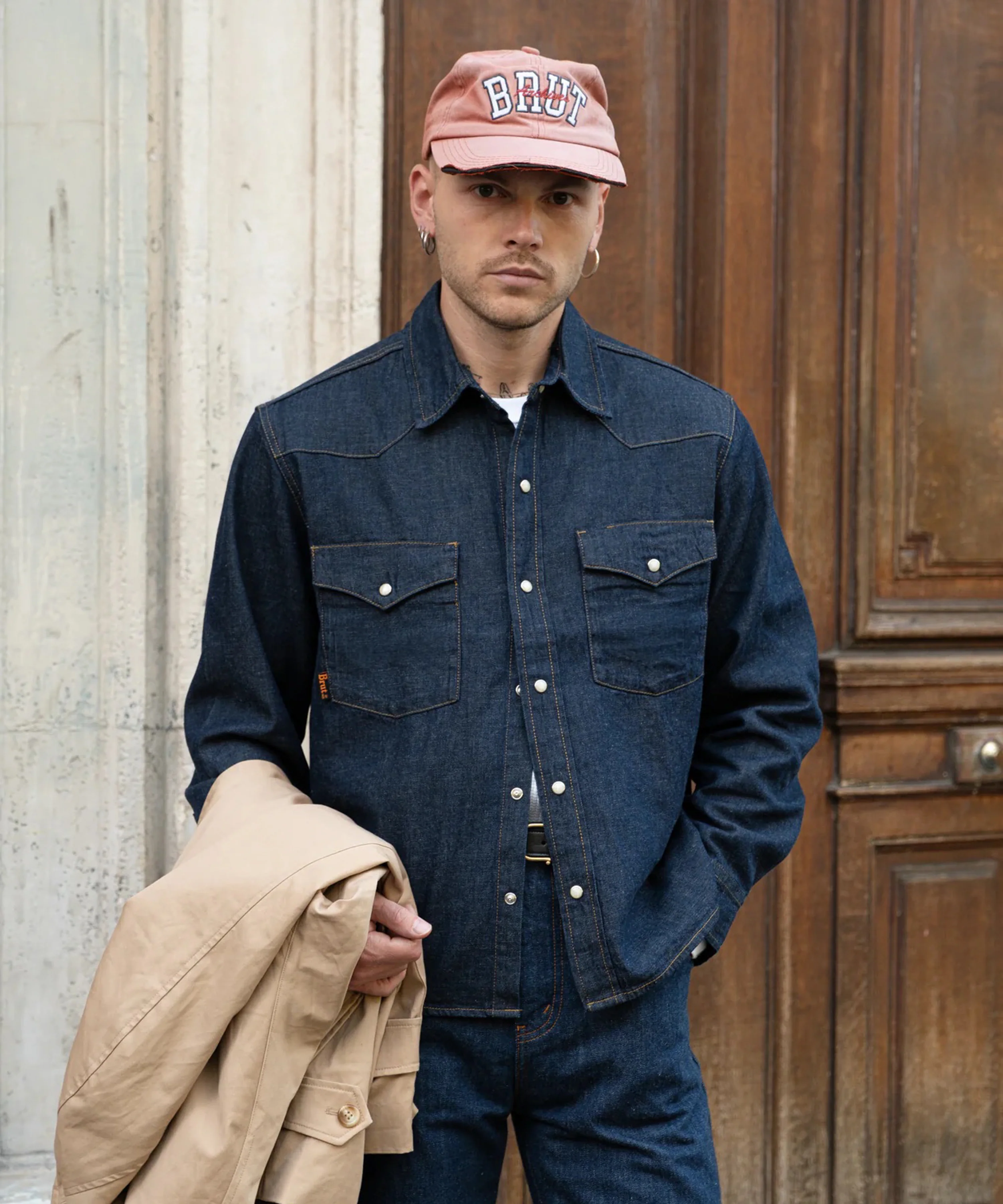 THE CROPPED DENIM SHIRT - Image 2