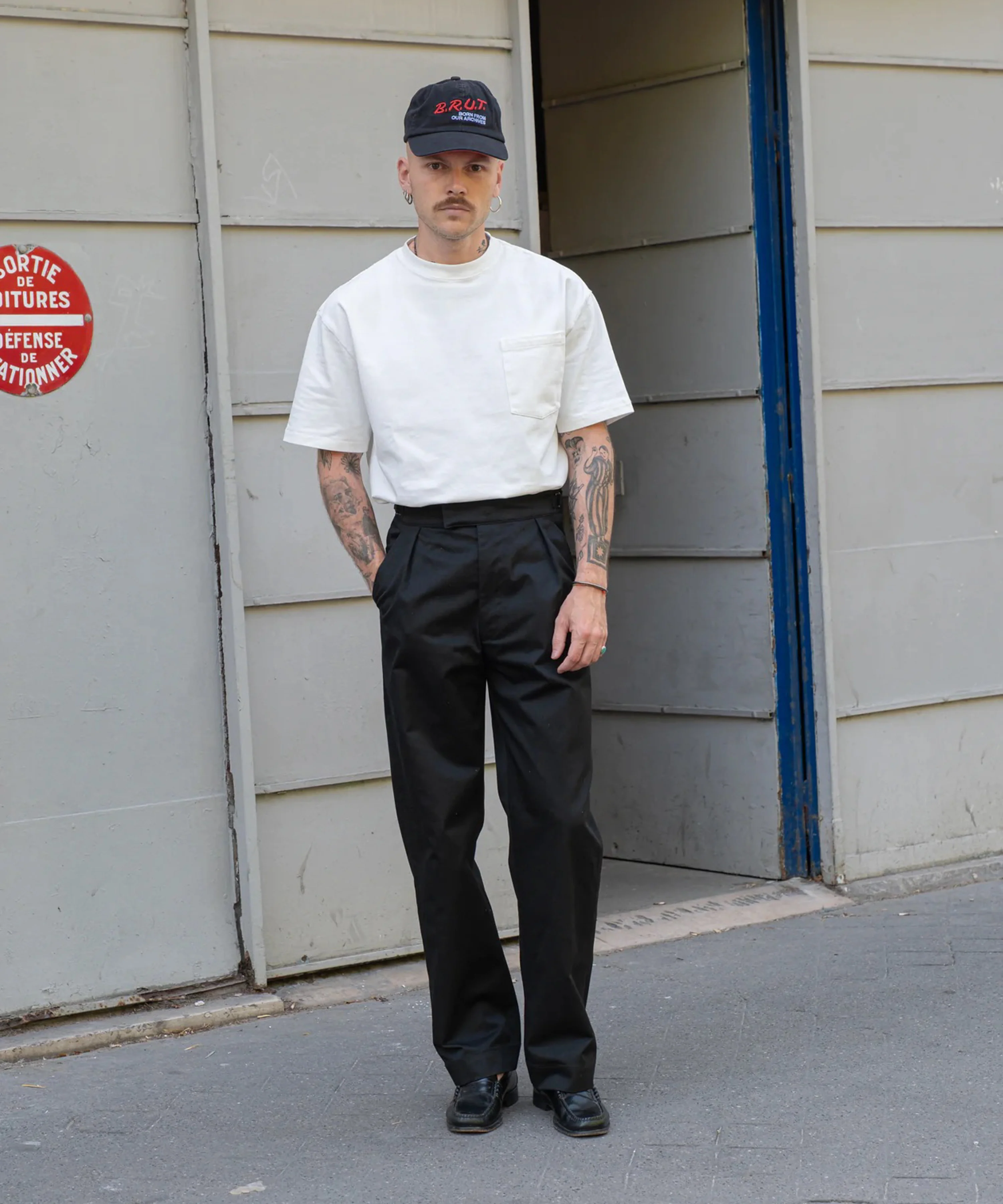 THE ONE PLEAT PANTS - Image 2