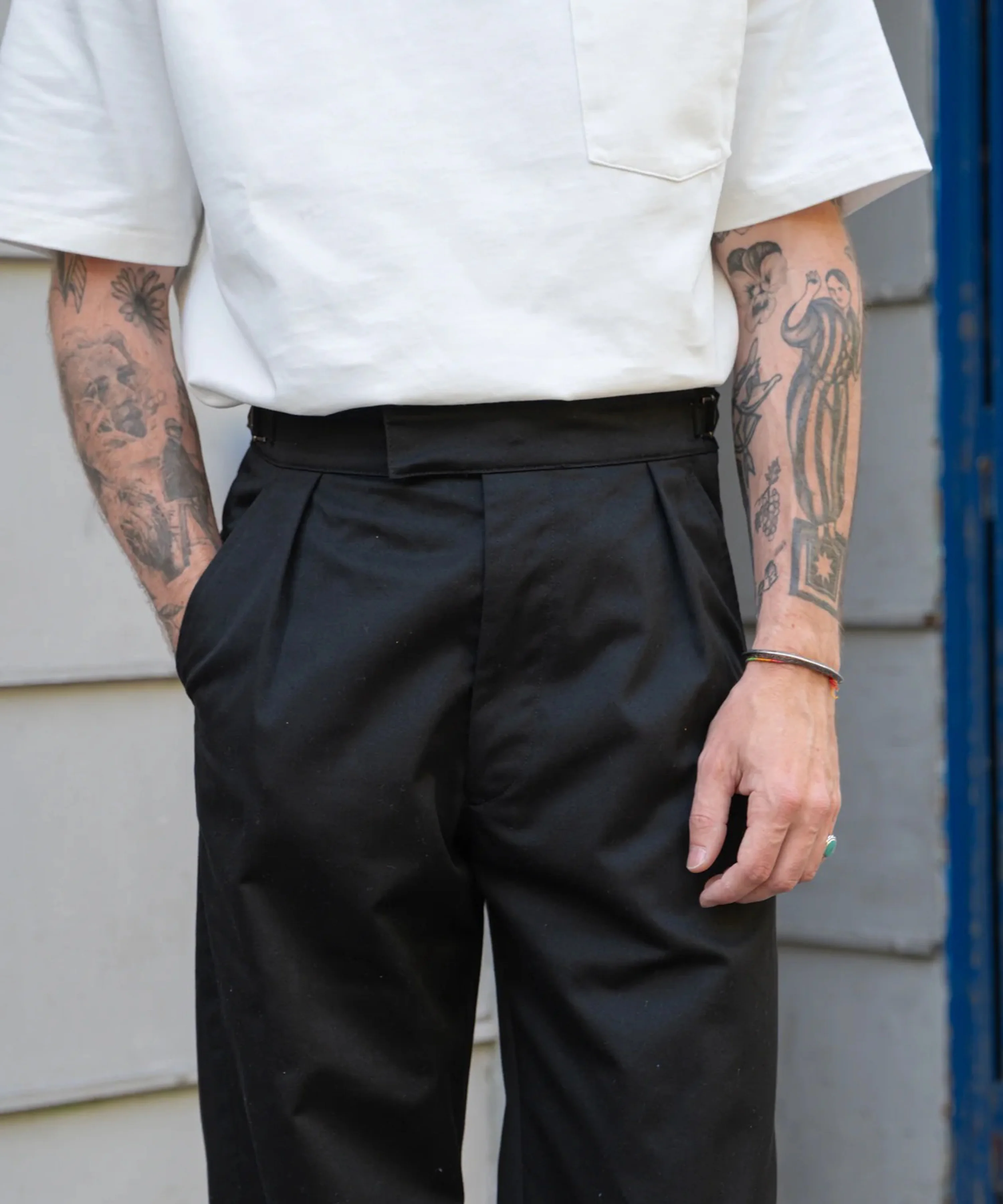 THE ONE PLEAT PANTS - Image 3