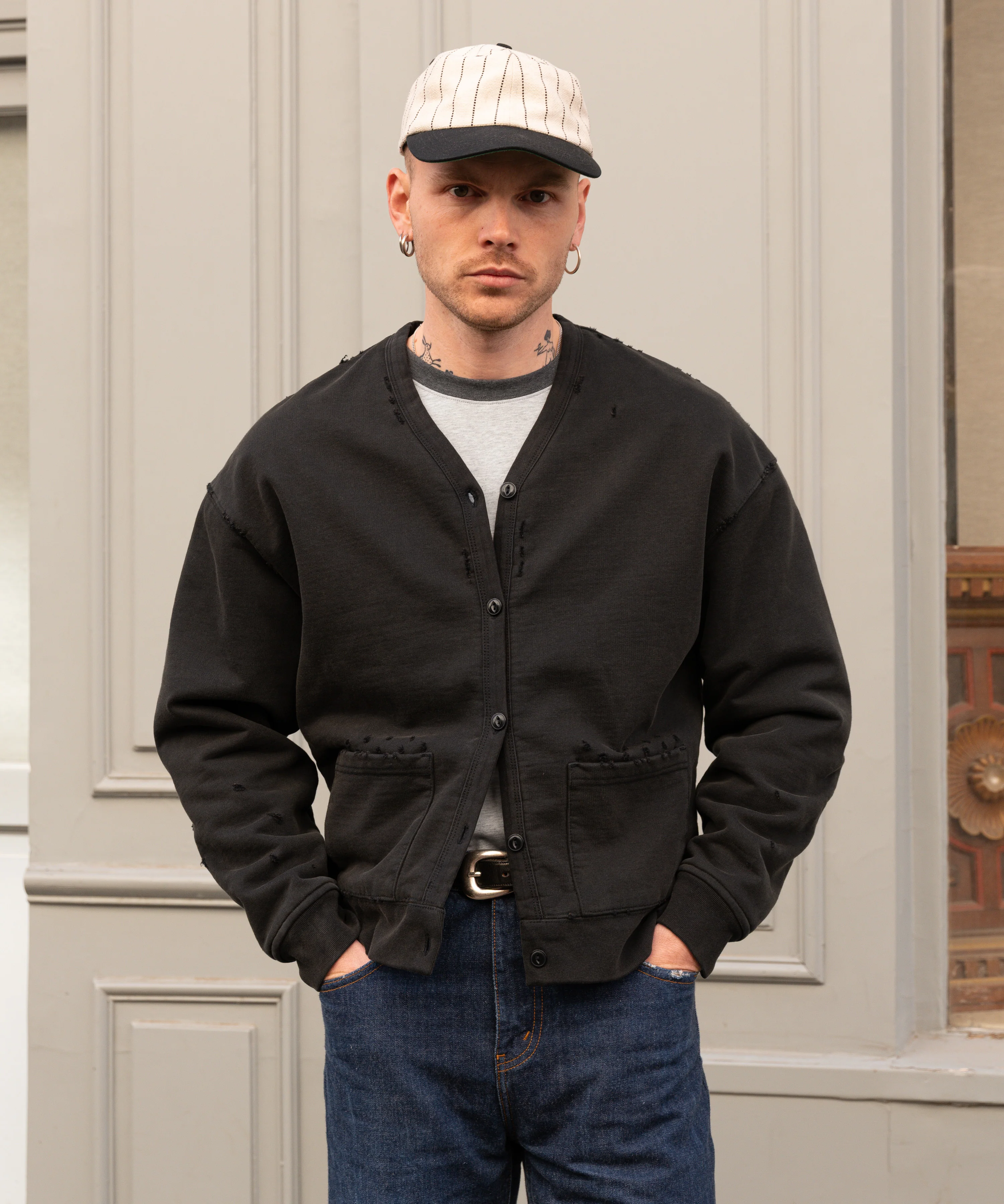 THE RAGGED CARDIGAN - Image 2