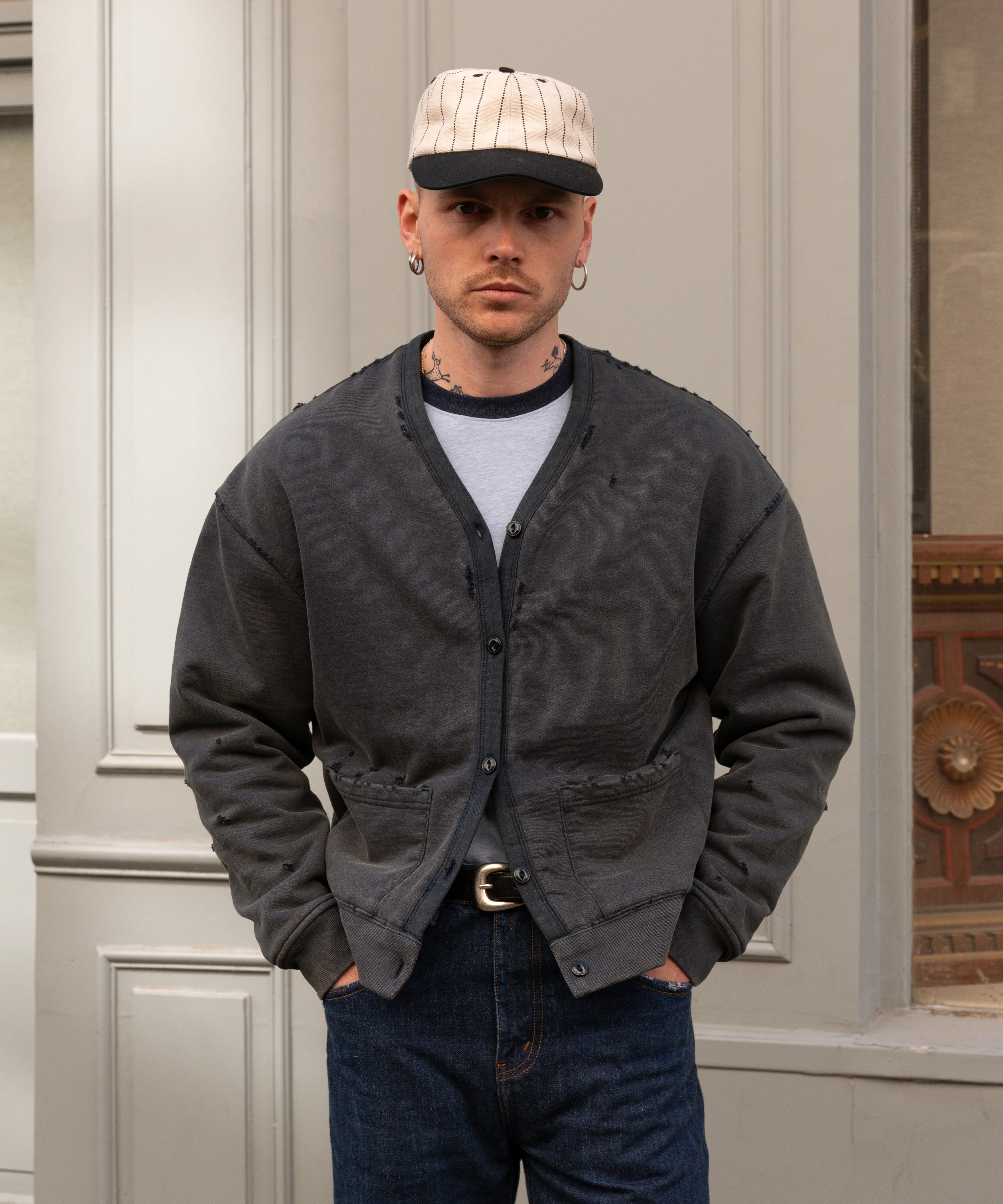 THE RAGGED CARDIGAN - Image 2
