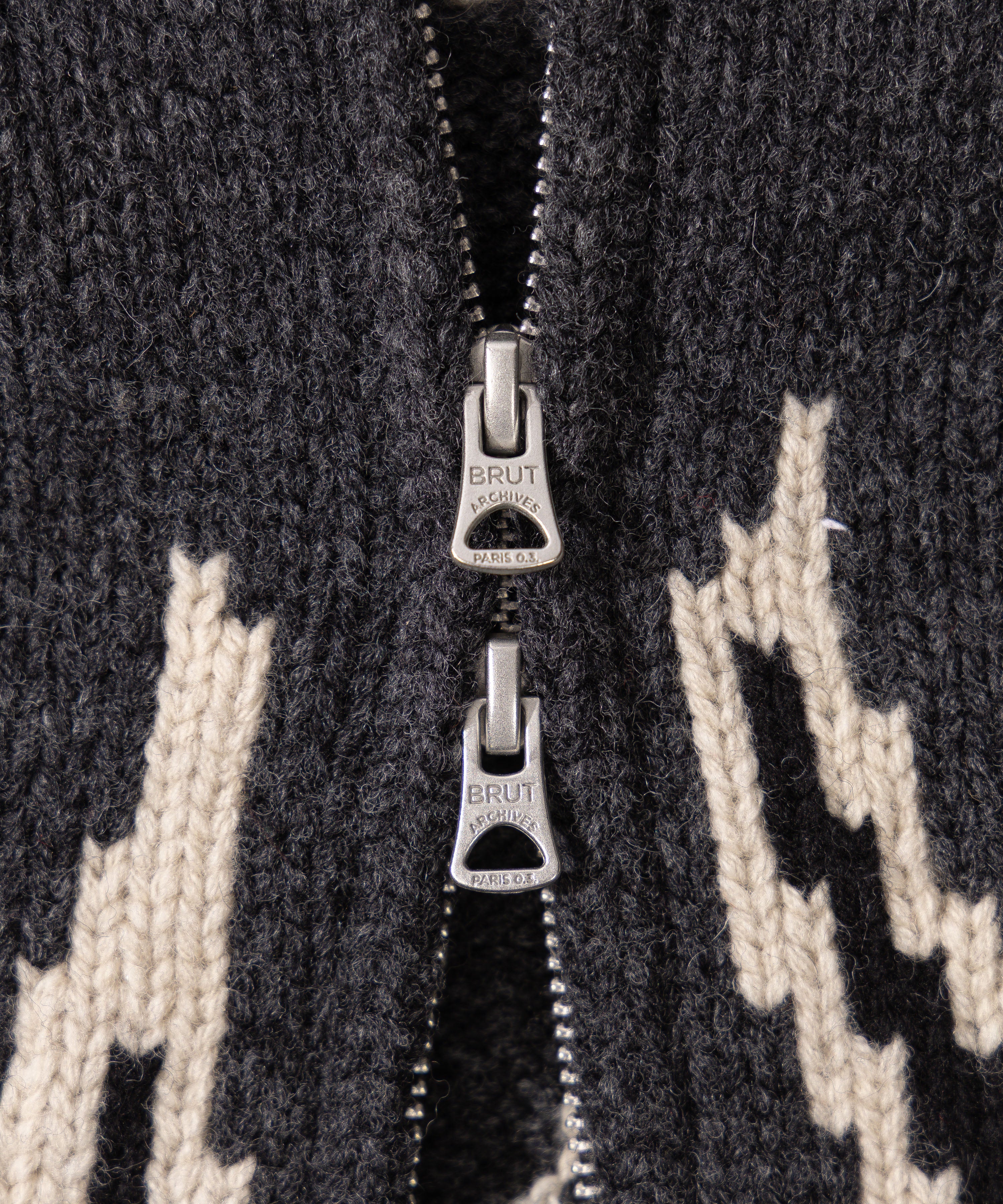 THE WARMEST ZIPPED SWEATER - Image 6