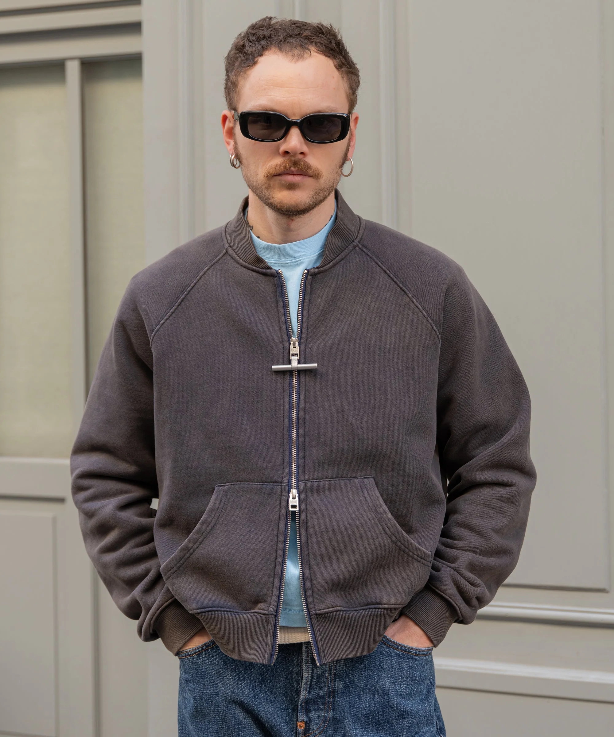 THE ZIPPED CREWNECK - Image 2